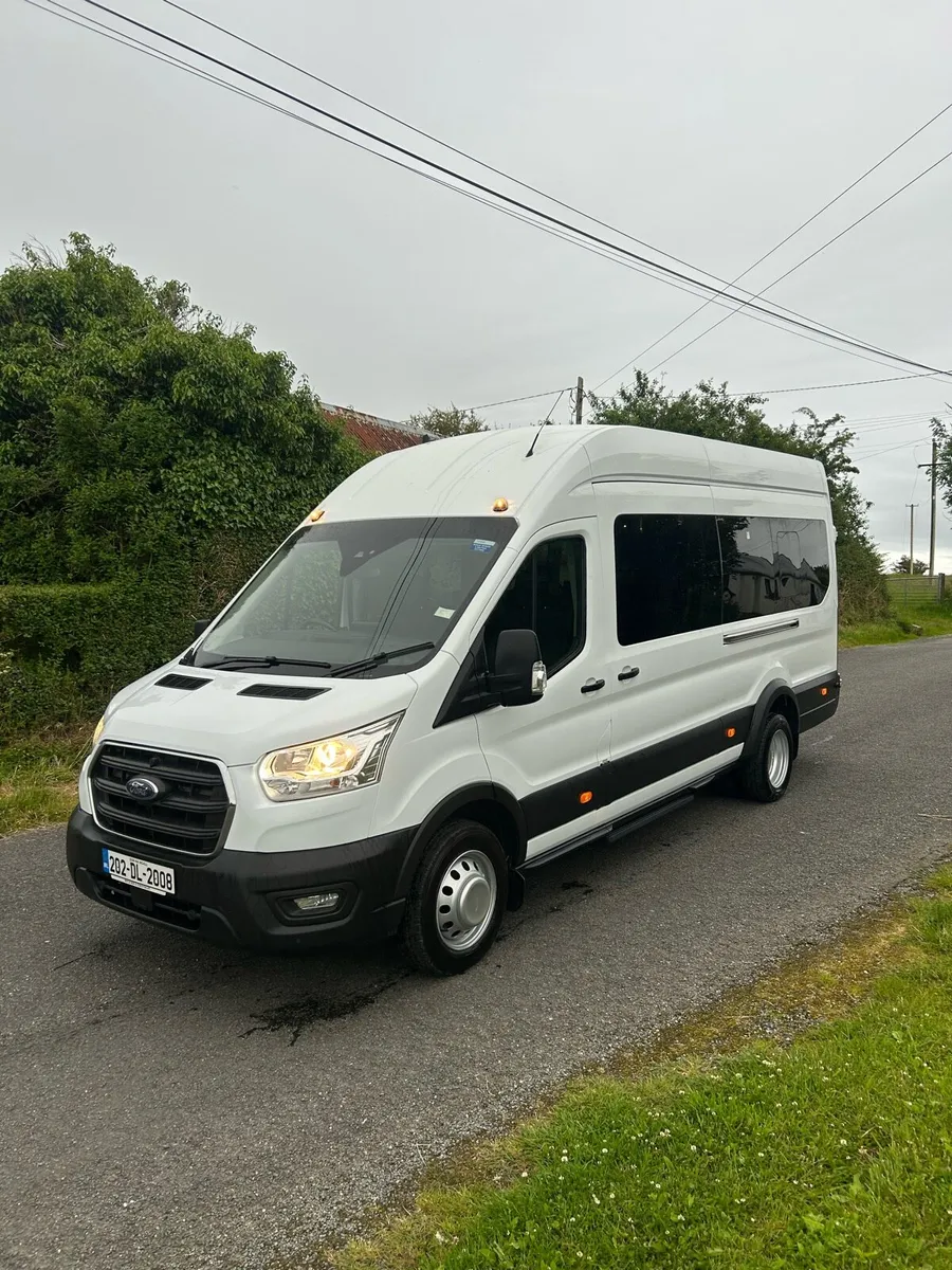 Ford transit minibus - Image 1