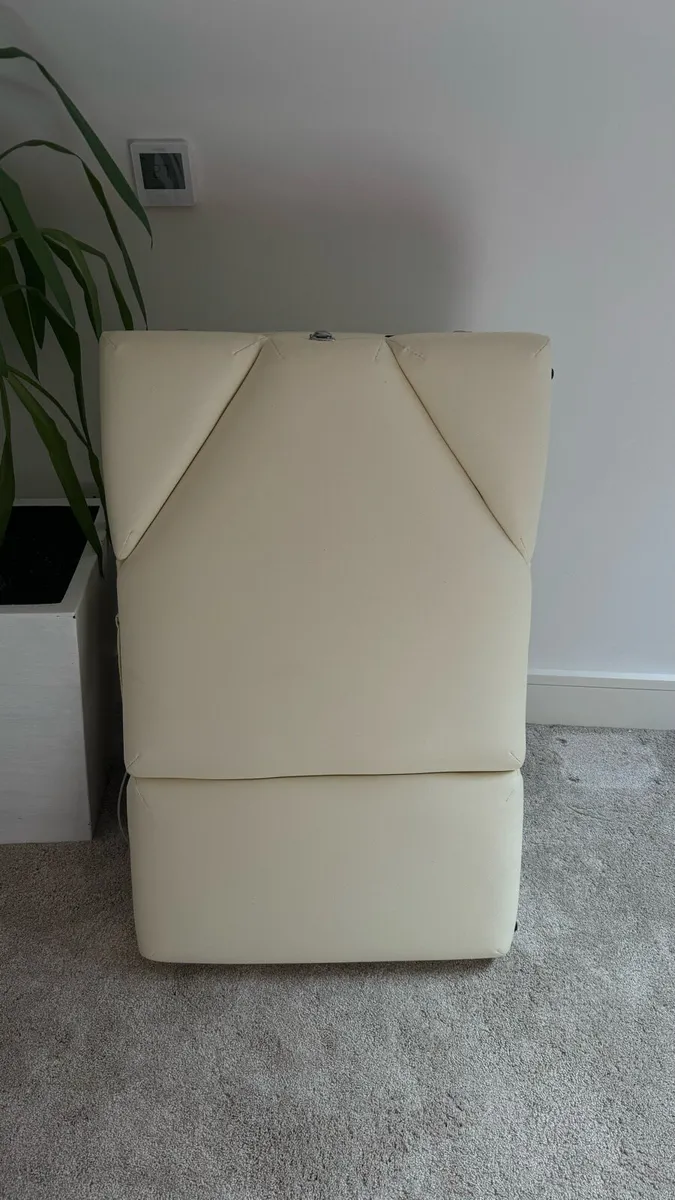 Massage table - Image 3