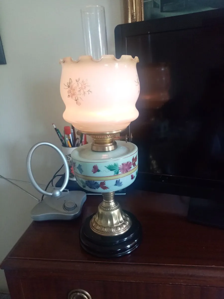 Vintage oil Lamp, wall Clock - Image 1
