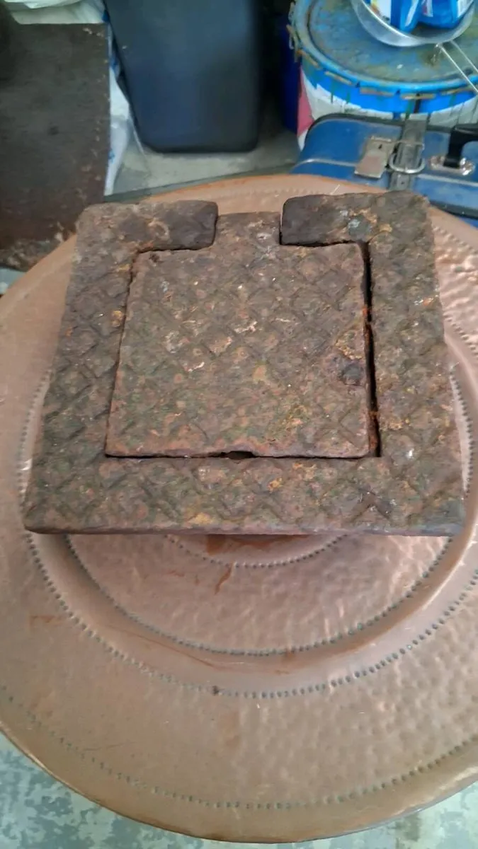 Water cover - Image 1
