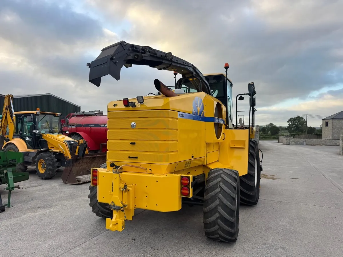 FX60 New Holland Forage Harvester - Image 2
