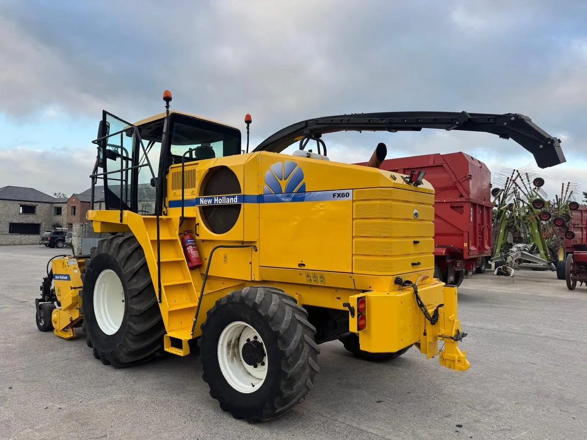 FX60 New Holland Forage Harvester - Image 3