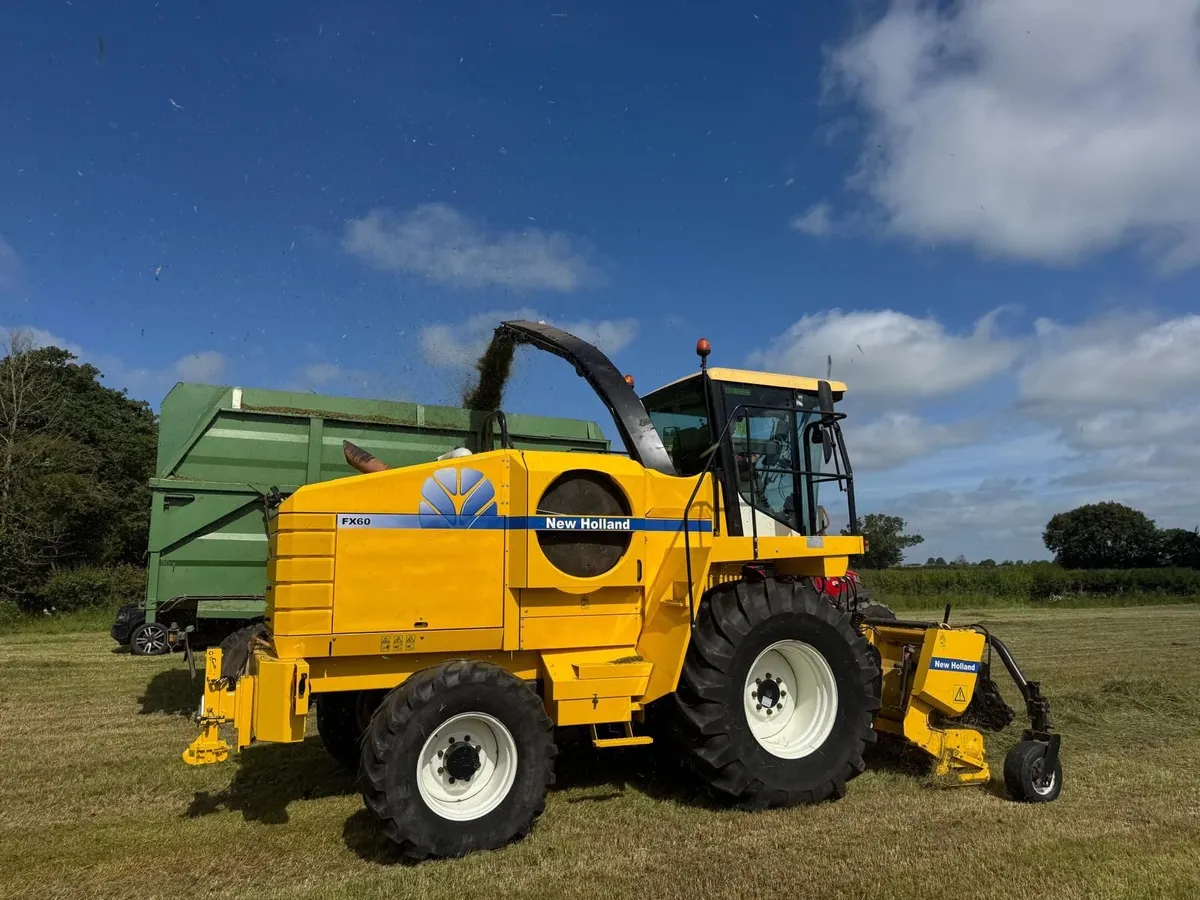FX60 New Holland Forage Harvester - Image 4