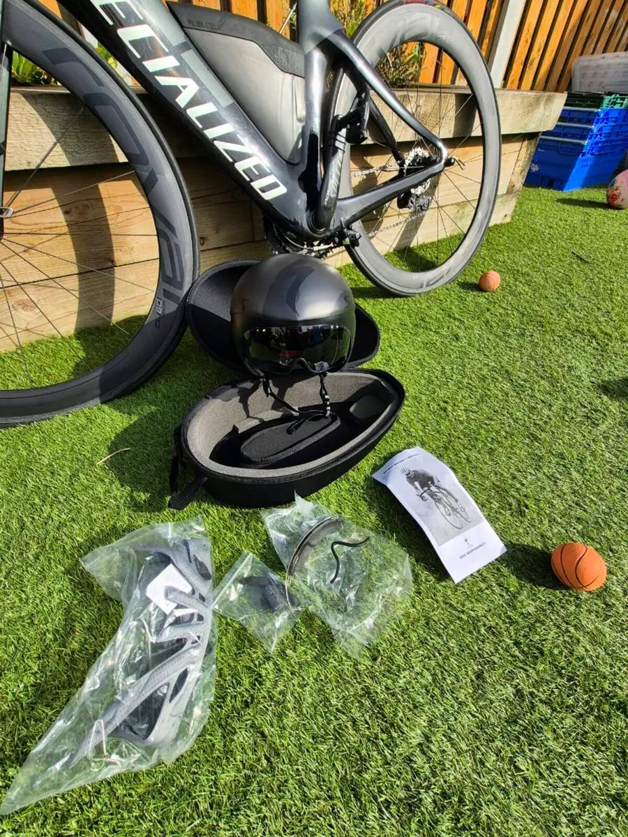 Specialized Shiv Pro, TT helmet, Bike box - Image 4