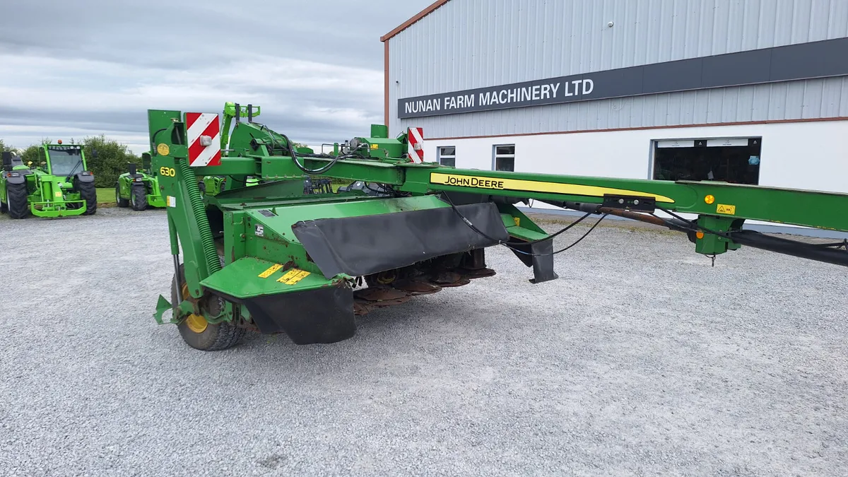 2014 JOHN DEERE 630 COMPLETE WITH GROUPER - Image 1