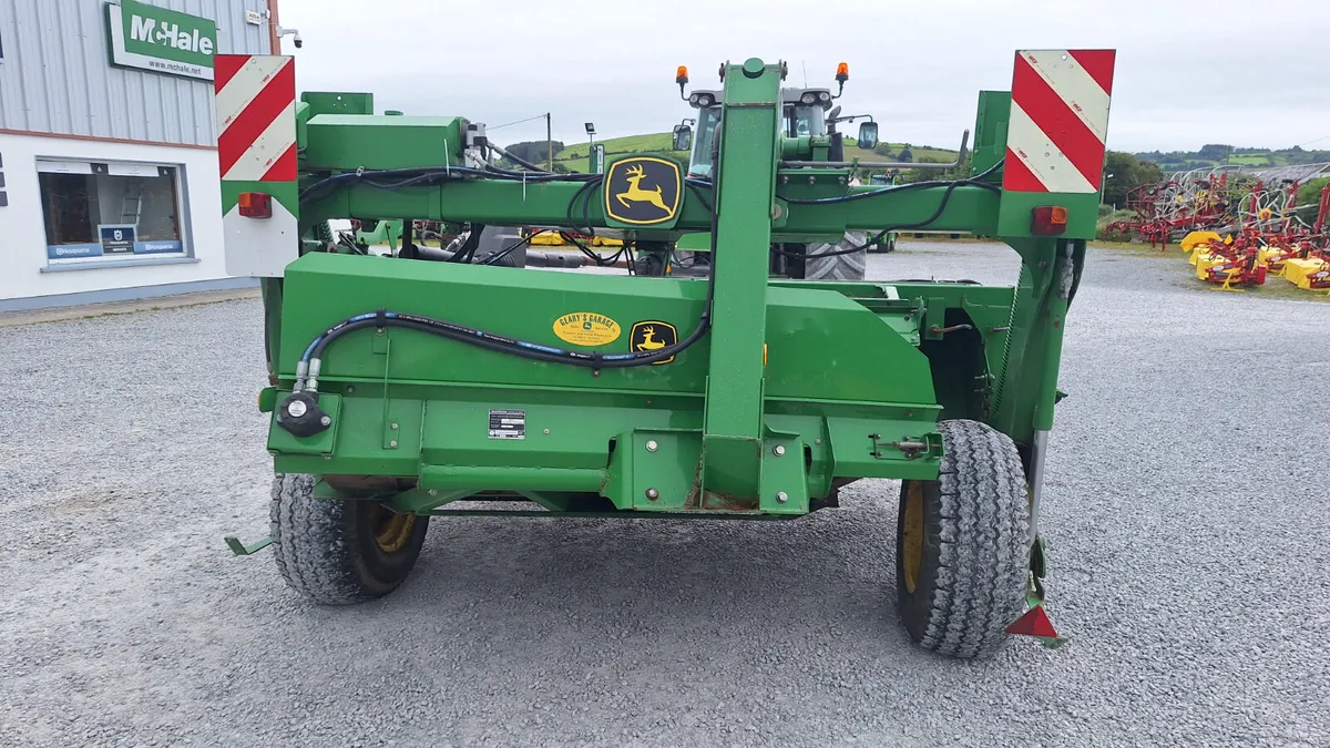 2014 JOHN DEERE 630 COMPLETE WITH GROUPER - Image 4