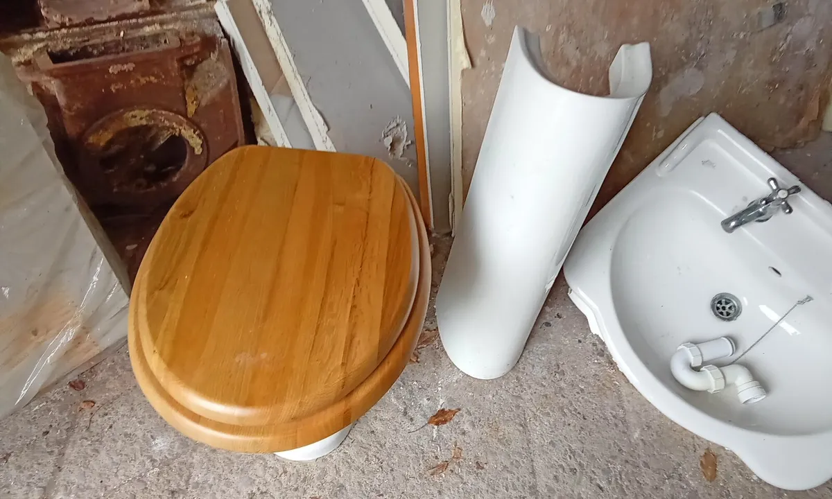 Bathroom Sanitary Ware, VGC - Image 4