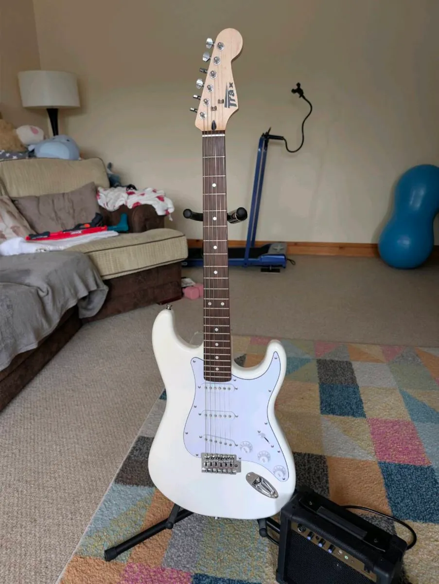 ST1 Electric Guitar Pack (White) - Image 2