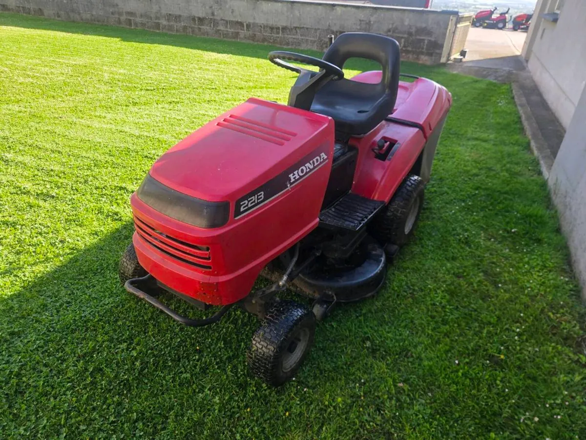 Honda lawnmower for sale - Image 2