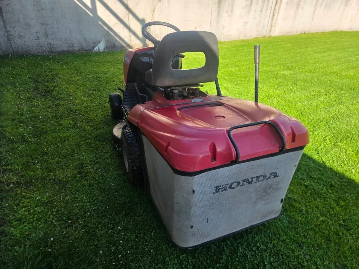 Honda lawnmower for sale - Image 4