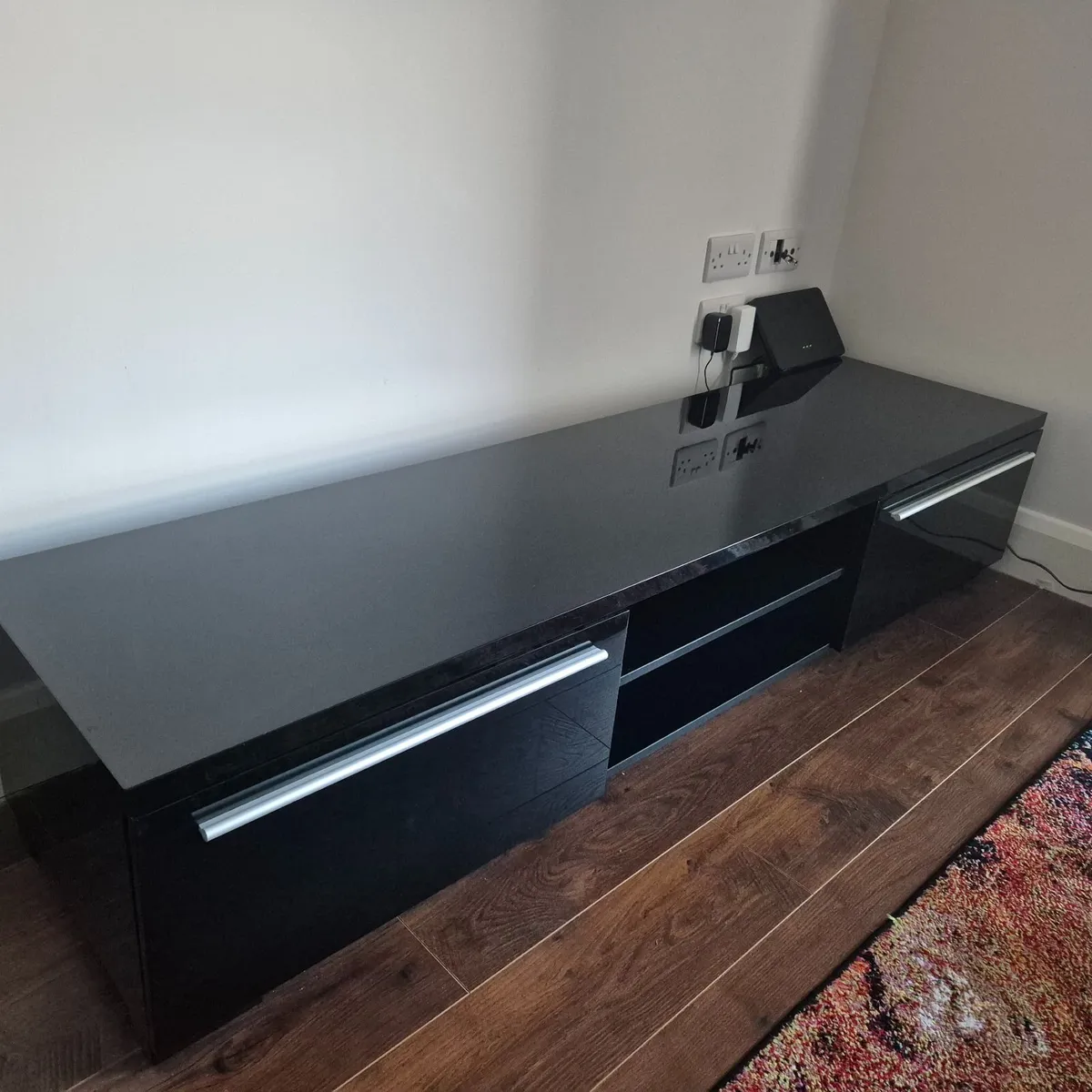 Tv stand - Image 1