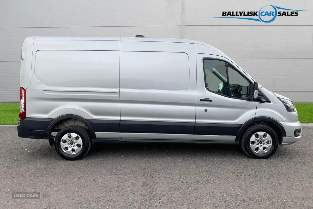 Ford Transit 2.0 350 EcoBlue Limited FWD L3 H2 (16 - Image 3