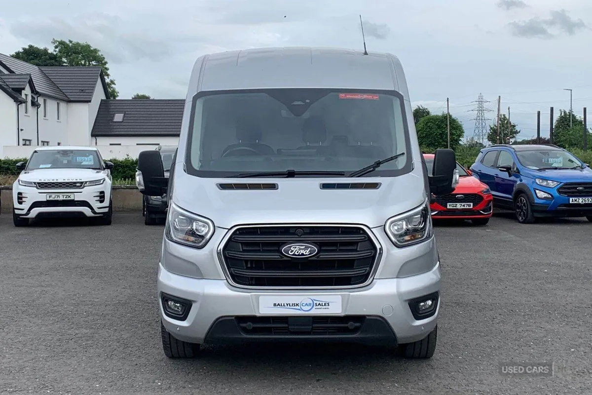 Ford Transit 2.0 350 EcoBlue Limited FWD L3 H2 (16 - Image 4