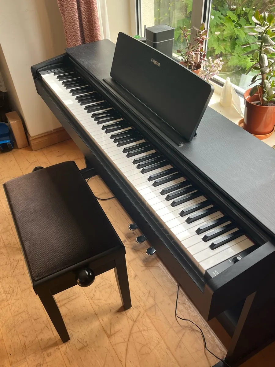 Yamaha YDP 143 originally €850 - Image 2