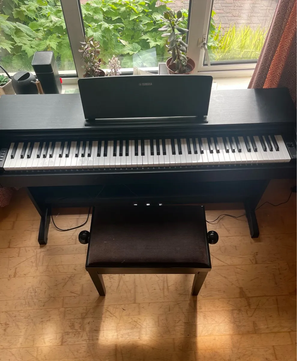 Yamaha YDP 143 originally €850 - Image 3