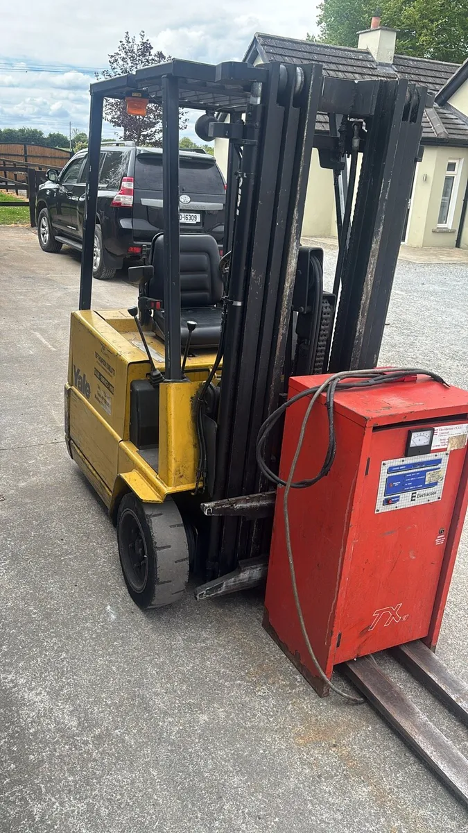 Forklift - Image 2