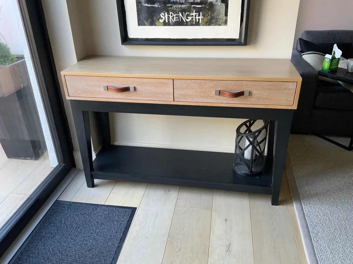 Console table - Image 1