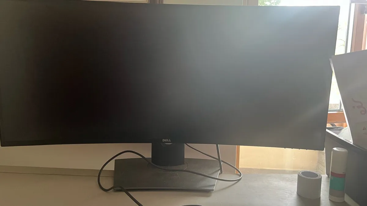 Dell Ultrasharp 34’’ Curved Monitor - Image 3