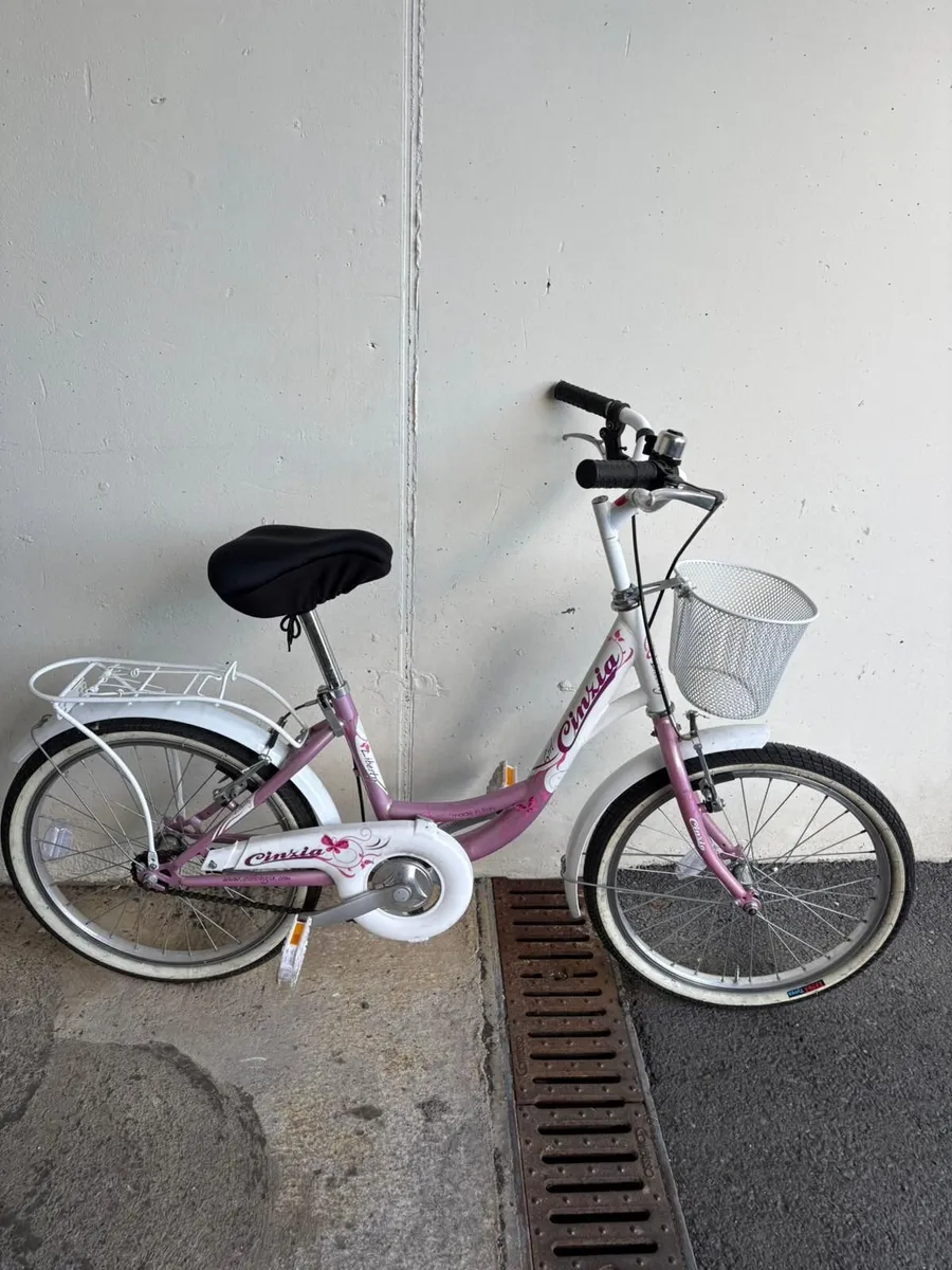 Girls bike .in Excellent condition  60euro . - Image 3