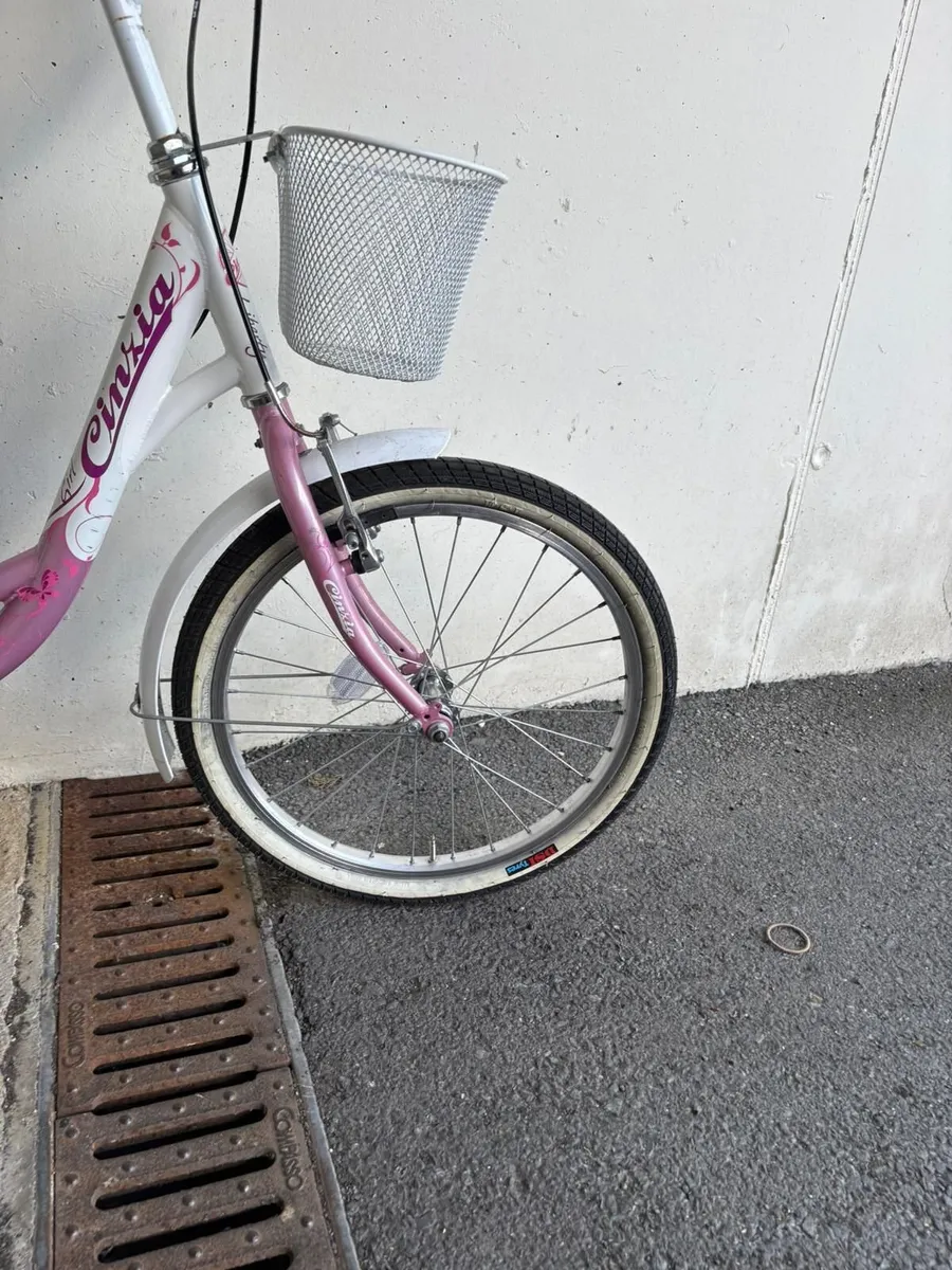 Girls bike .in Excellent condition  60euro . - Image 4