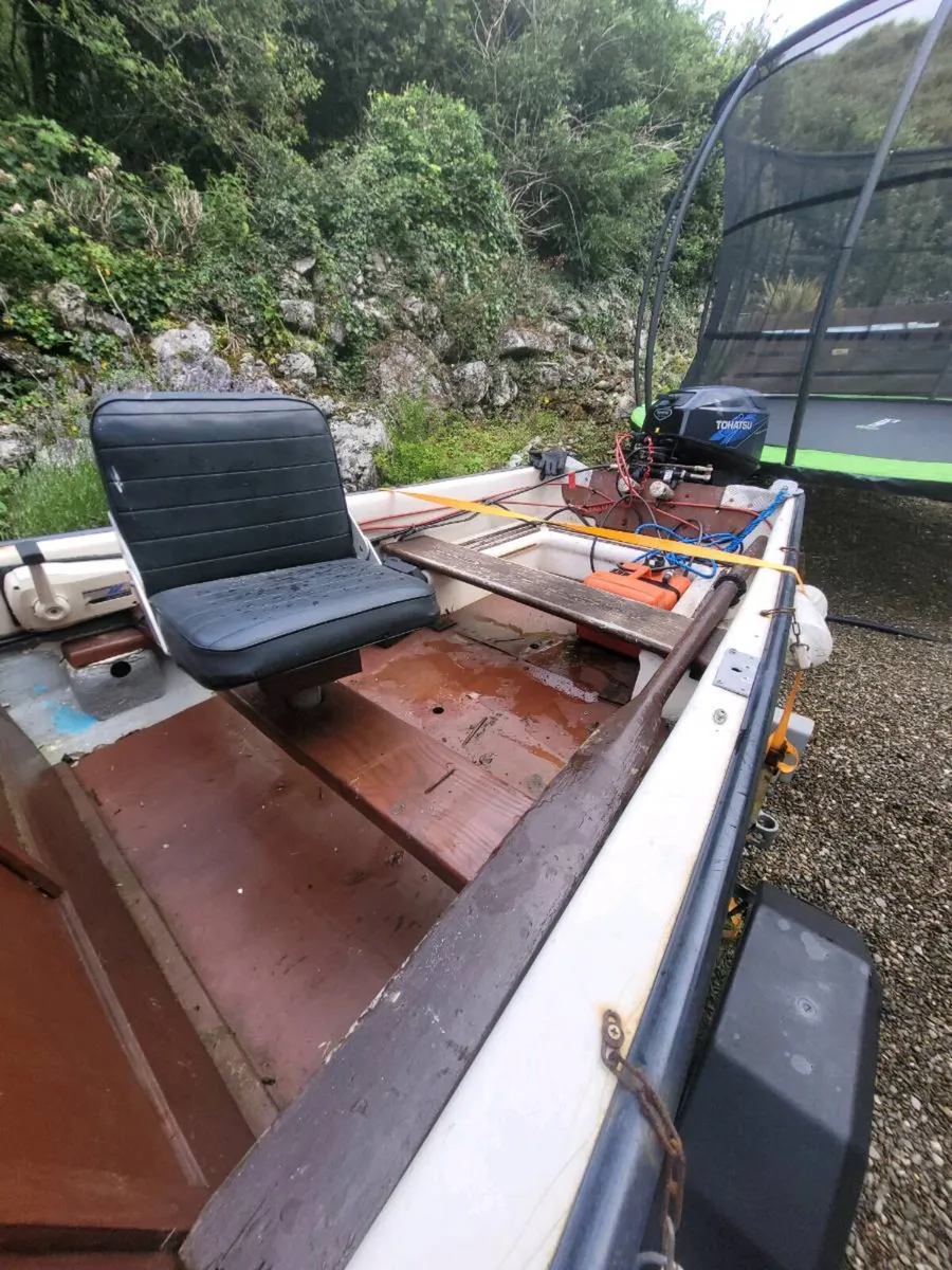 15ft boat. - Image 2