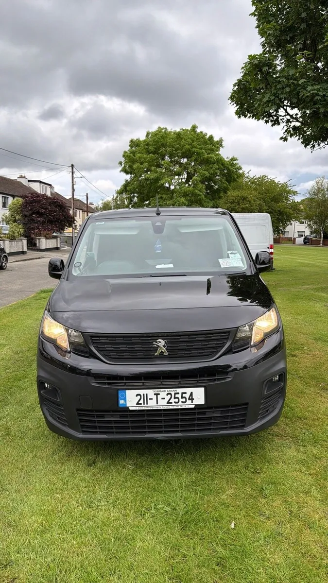 Peugeot Partner Automatic SWB - Image 1