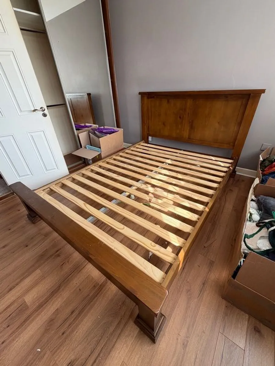 King bed frame - Image 1
