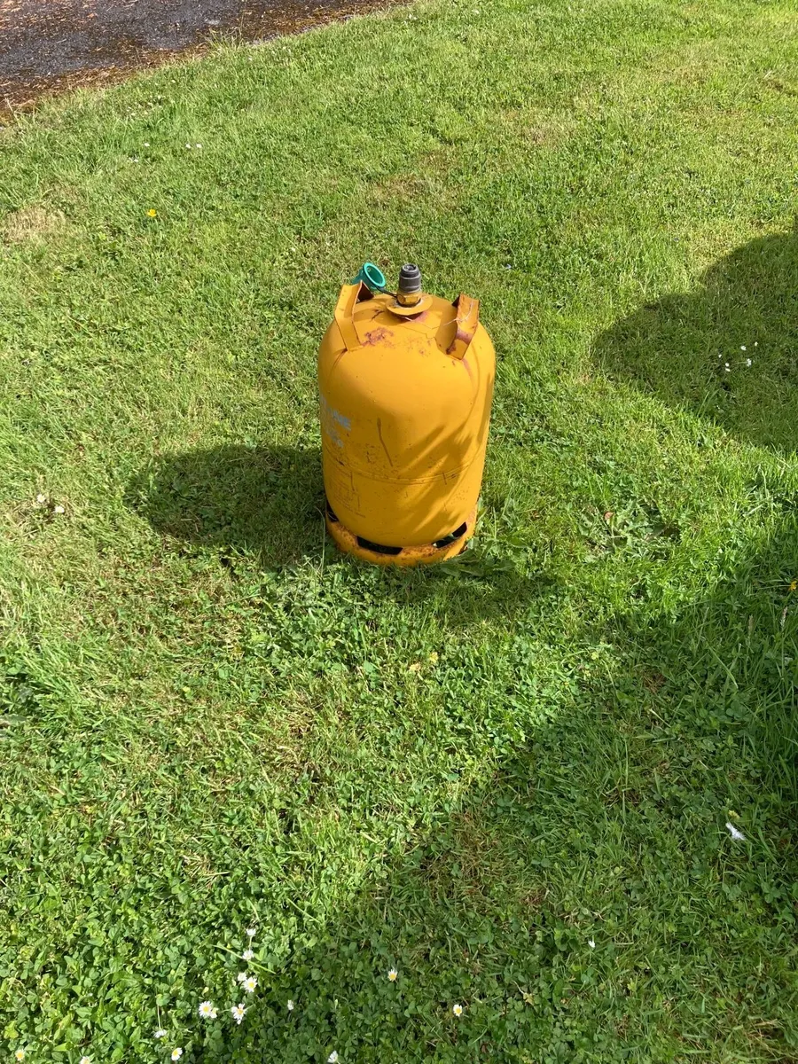 Gas cylinder