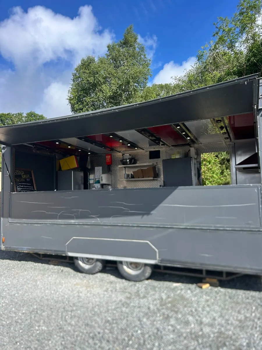 Big and beautiful Catering trailer! - Image 2