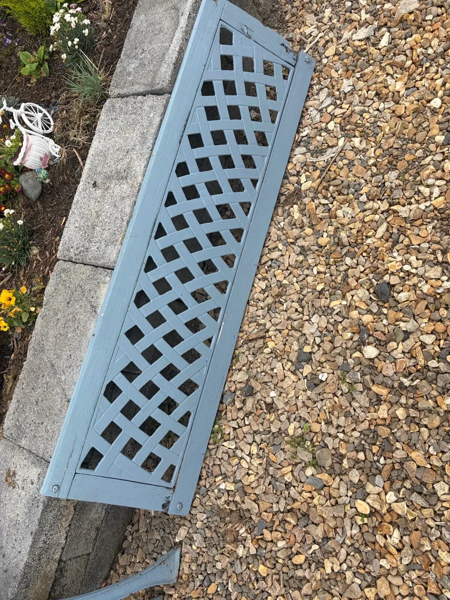 cast iron garden bench ends and back - Image 3