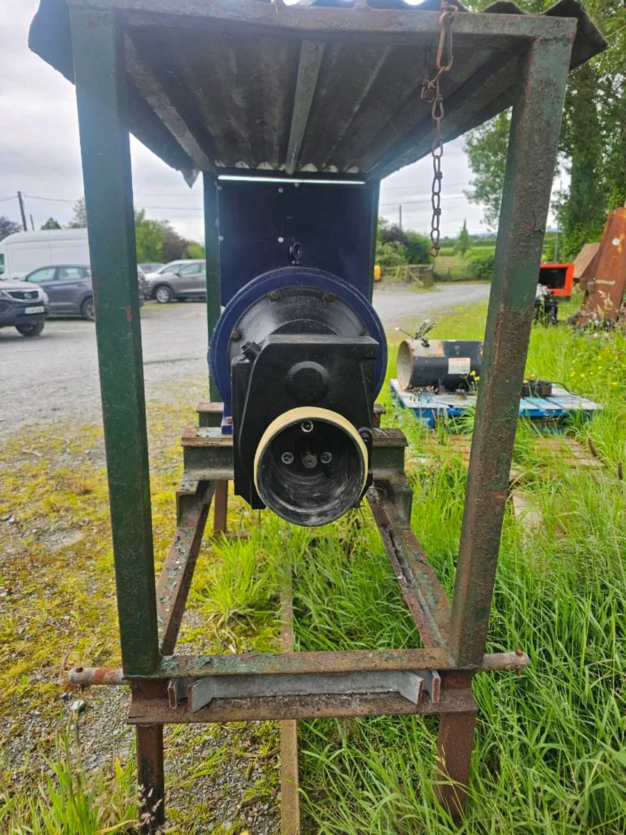 Tractor Generator - Image 2