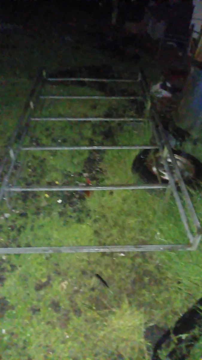 Multiple fit squar roof rack will fit most SWB. - Image 1