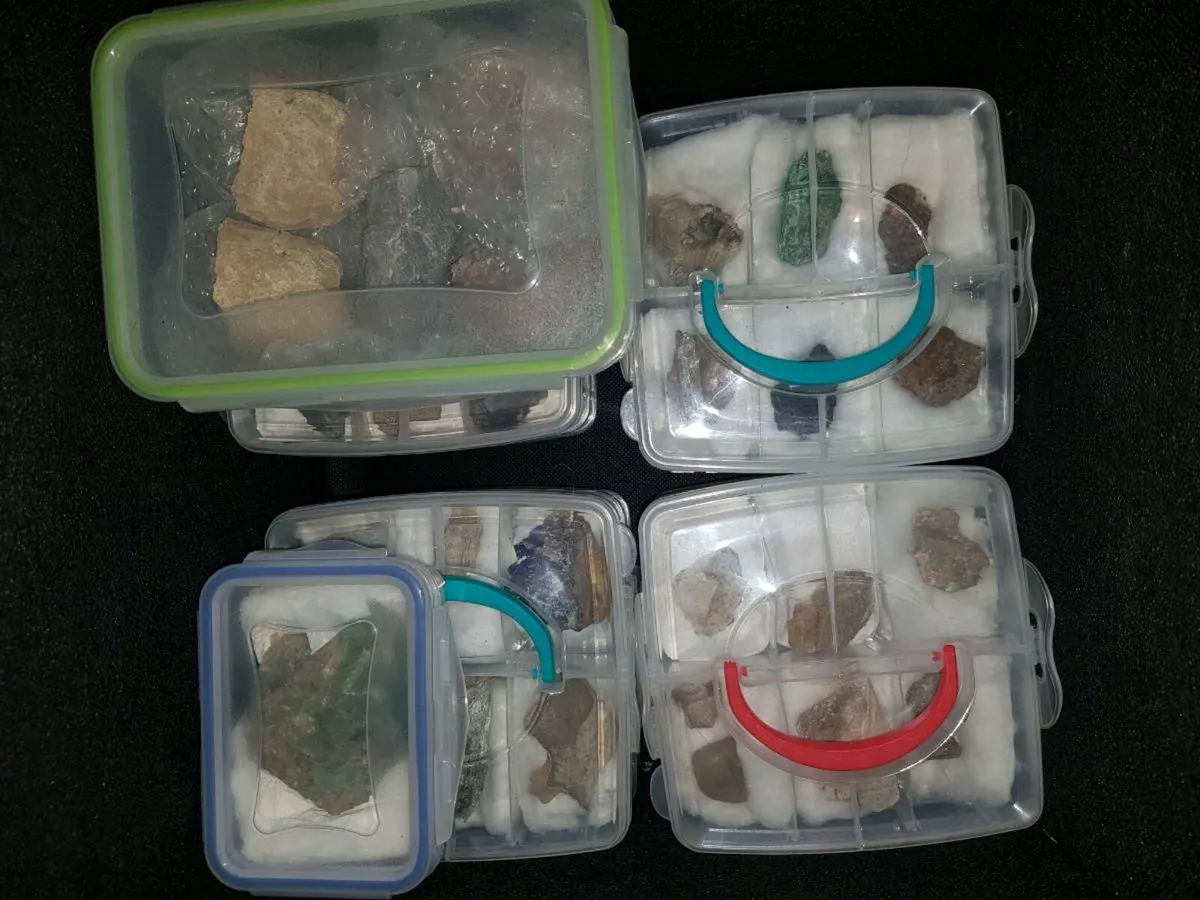 Crystals/minerals (large bulk over 150 crystals) - Image 2
