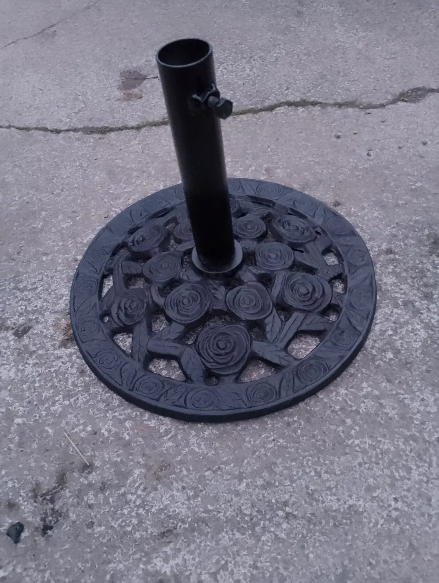 Antique cast iron parasol umbrella stand - Image 3
