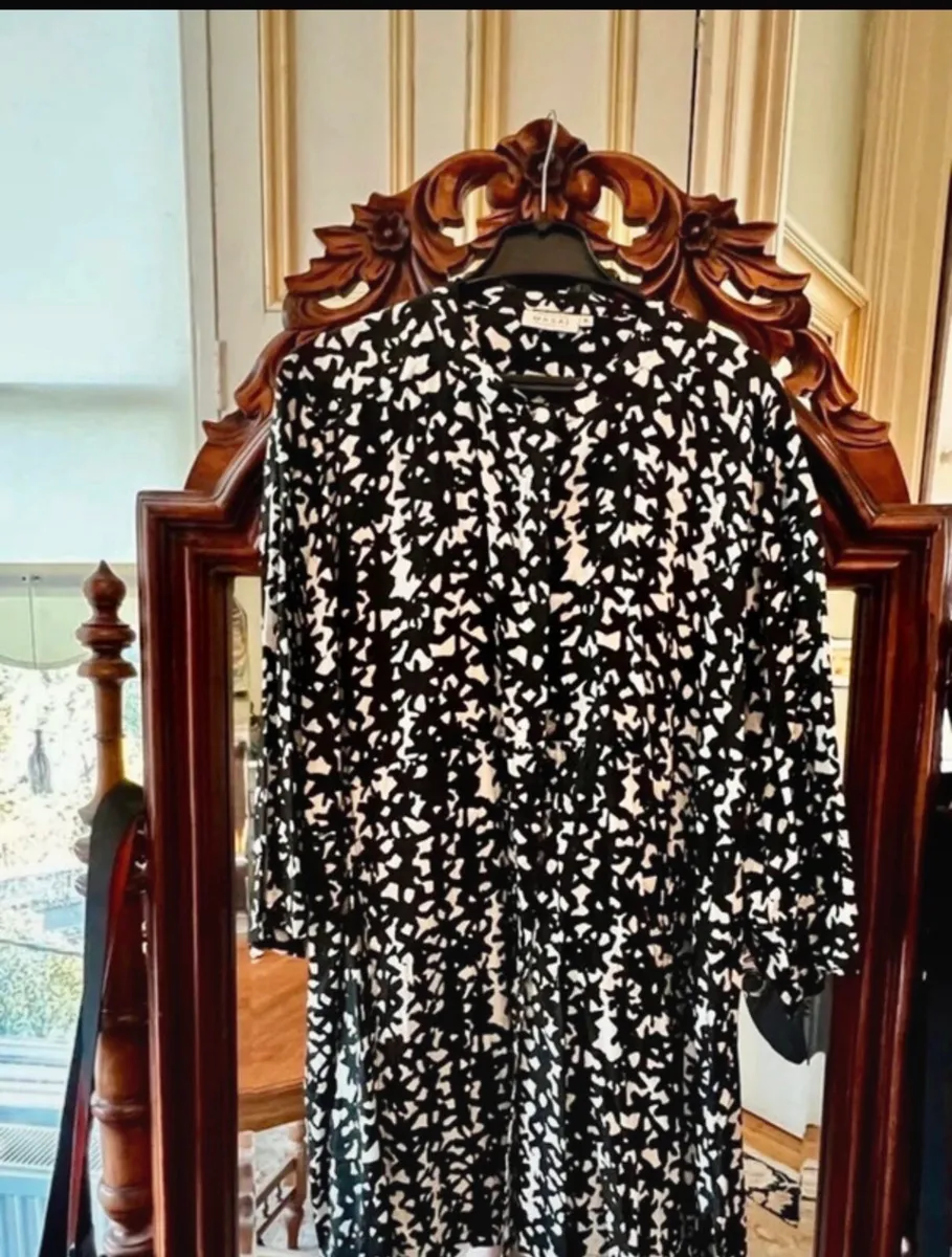 MASAI Black/White Jacket Side-Slits Size XL - Image 1