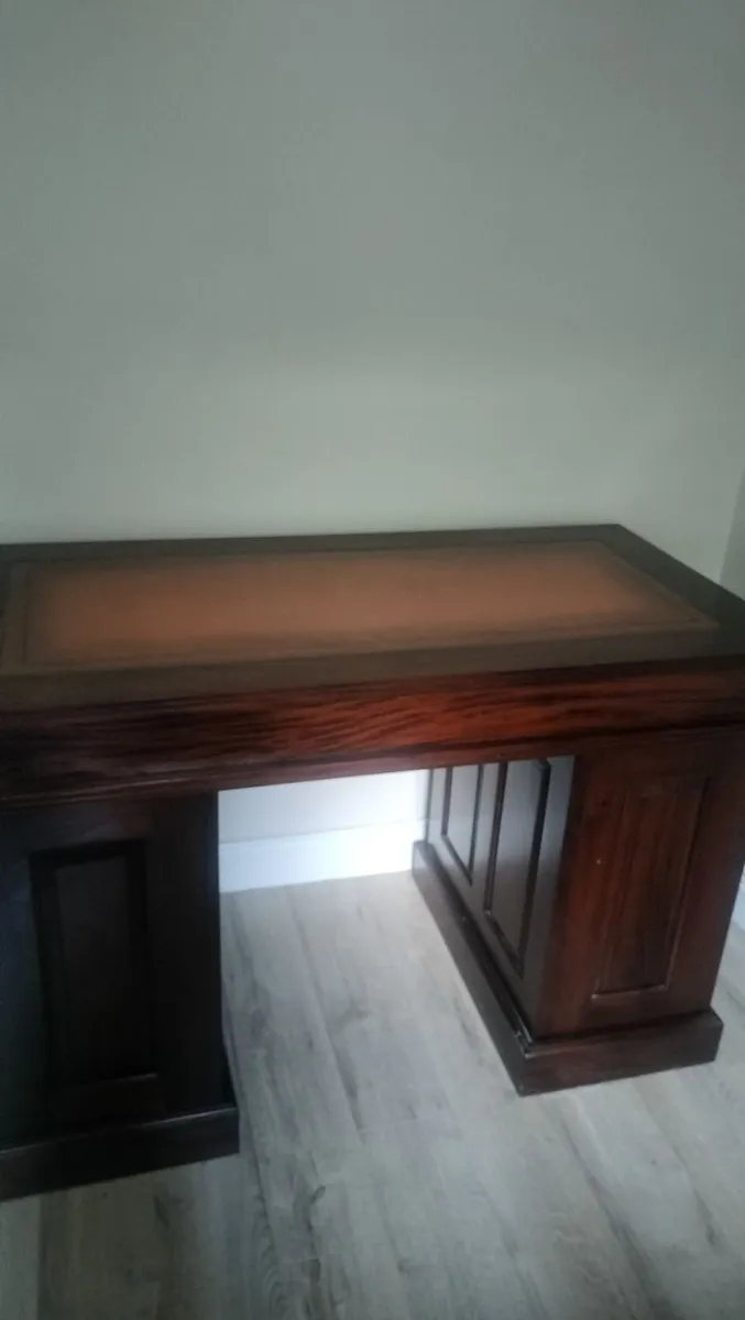Office desk - Image 3