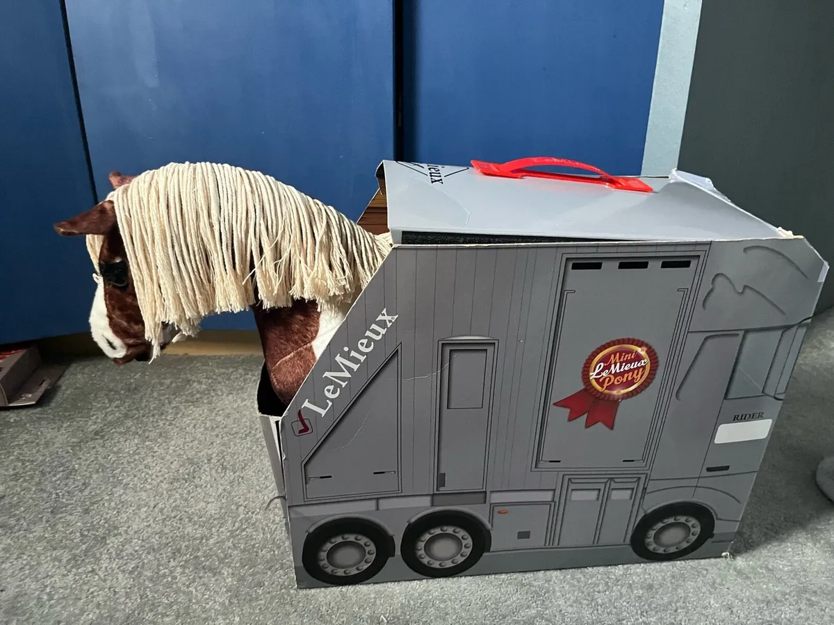 Le Mieux Toy horse - Image 4