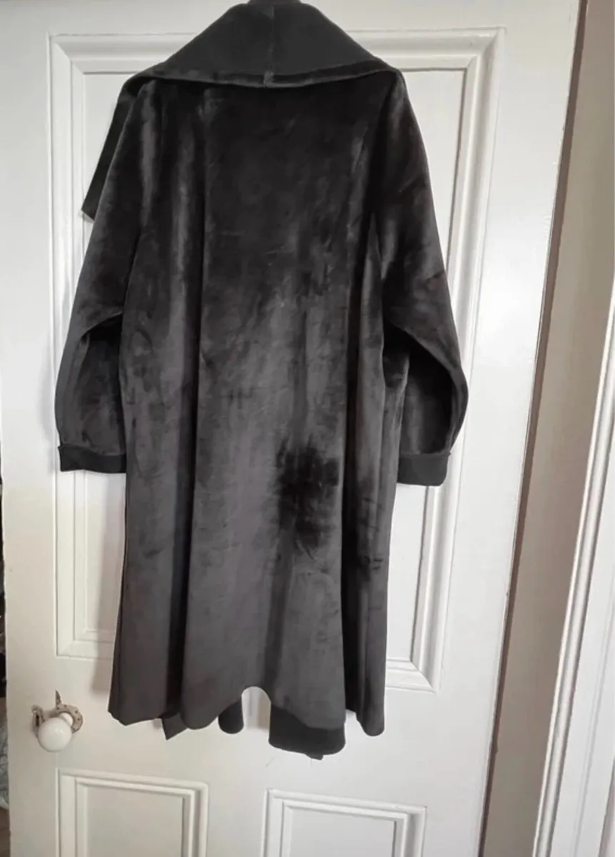 NEW Thanny Black Faux Suede Coat Large - Image 4