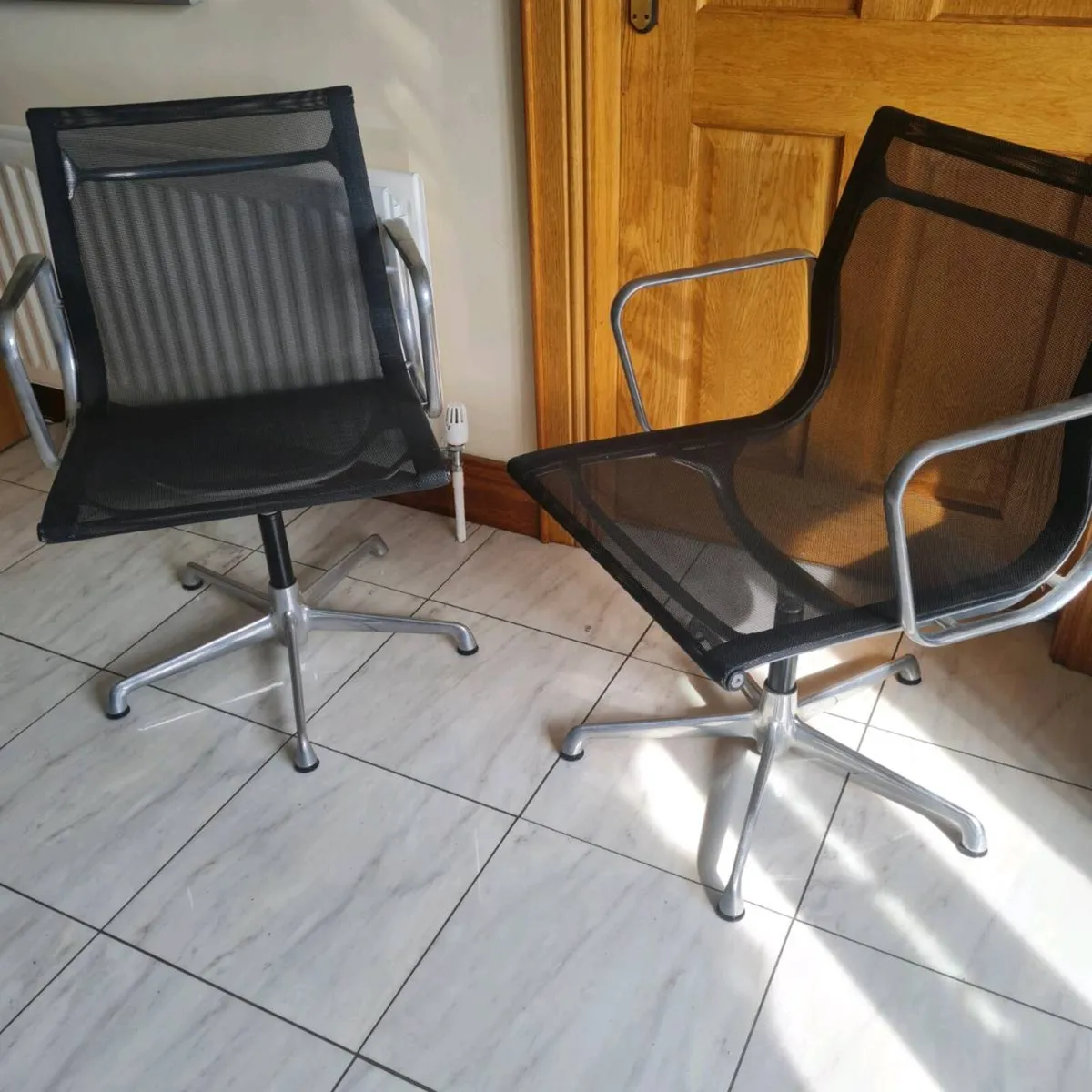 Icf Charles eames netback chairs - Image 1
