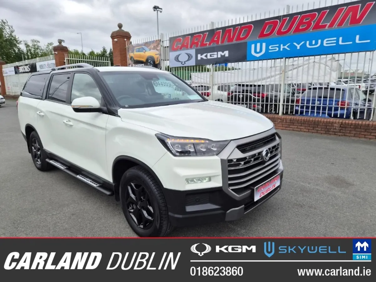 Musso Double cab Two Tone Black/White - Image 1