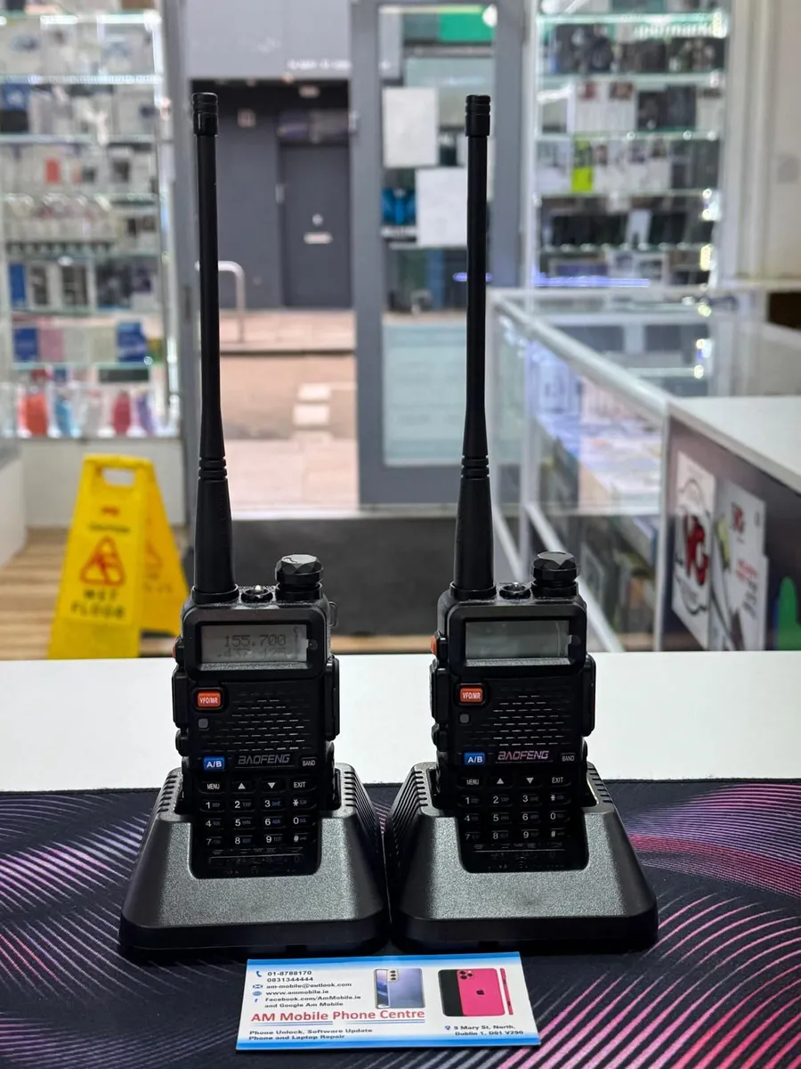 Walkie Talkie Walkie Talkie walkie talkie Walkie