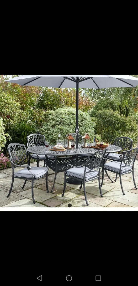 **CLEARANCE** Brand New Hartman ,6 Seater  Set