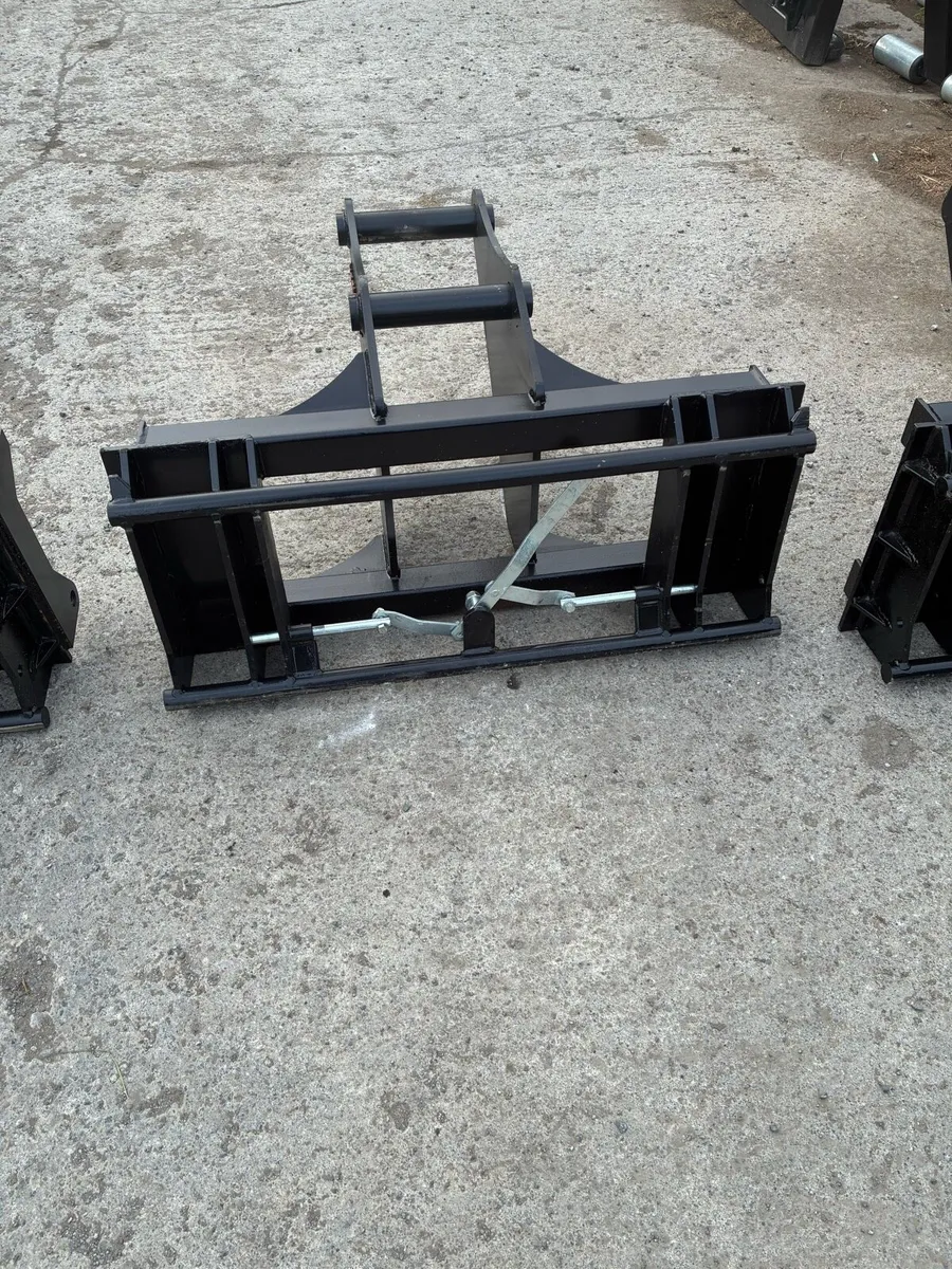 Digger 65mm pin to euro adapter - Image 1