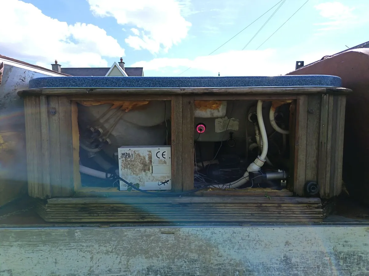 Artic Spa Hot tub - Image 2