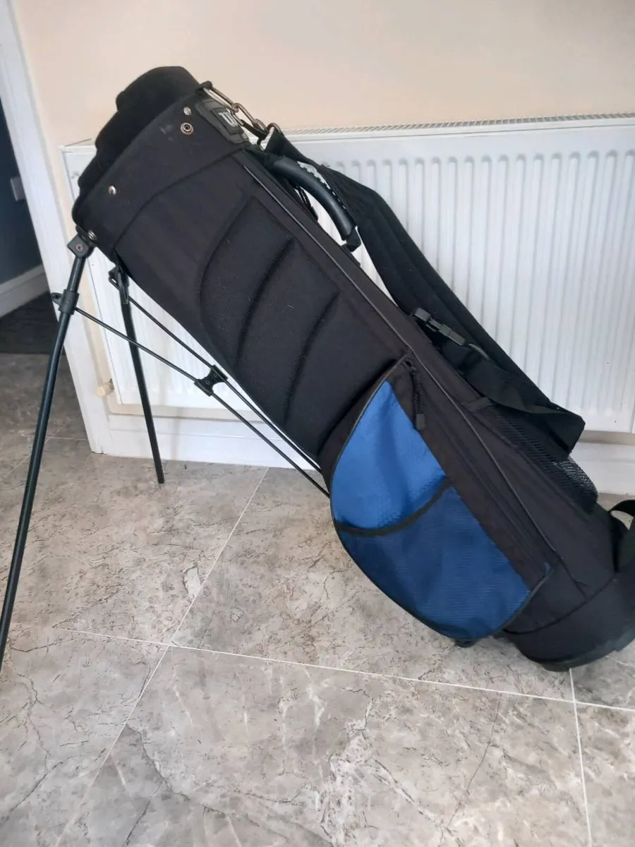 Wilson golf bag with stand. - Image 2