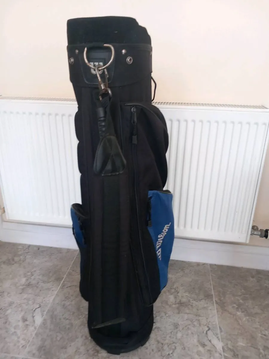 Wilson golf bag with stand. - Image 3