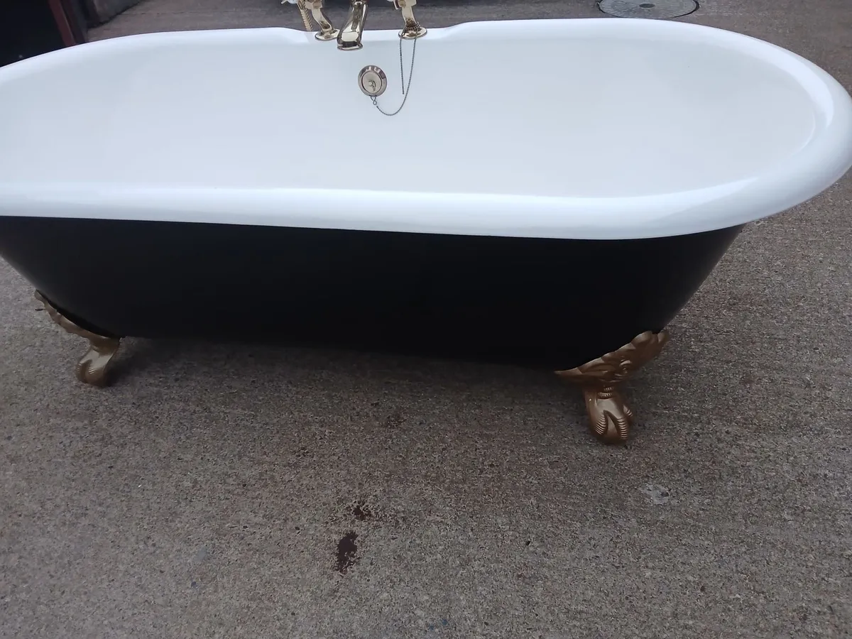 Cast iron bath & taps - Image 3