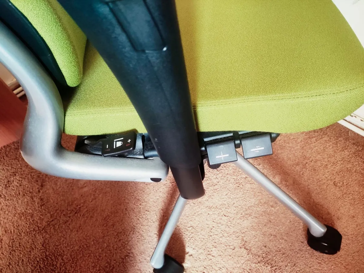 Office chair - Image 4