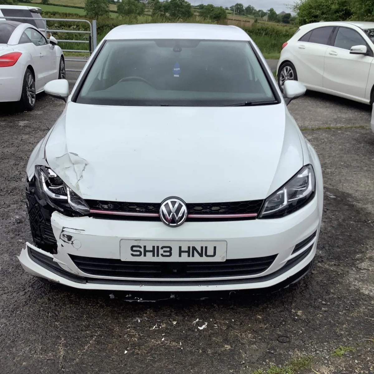 Volkswagen Golf 1.6 tdi  june 2013 5 door damaged - Image 1