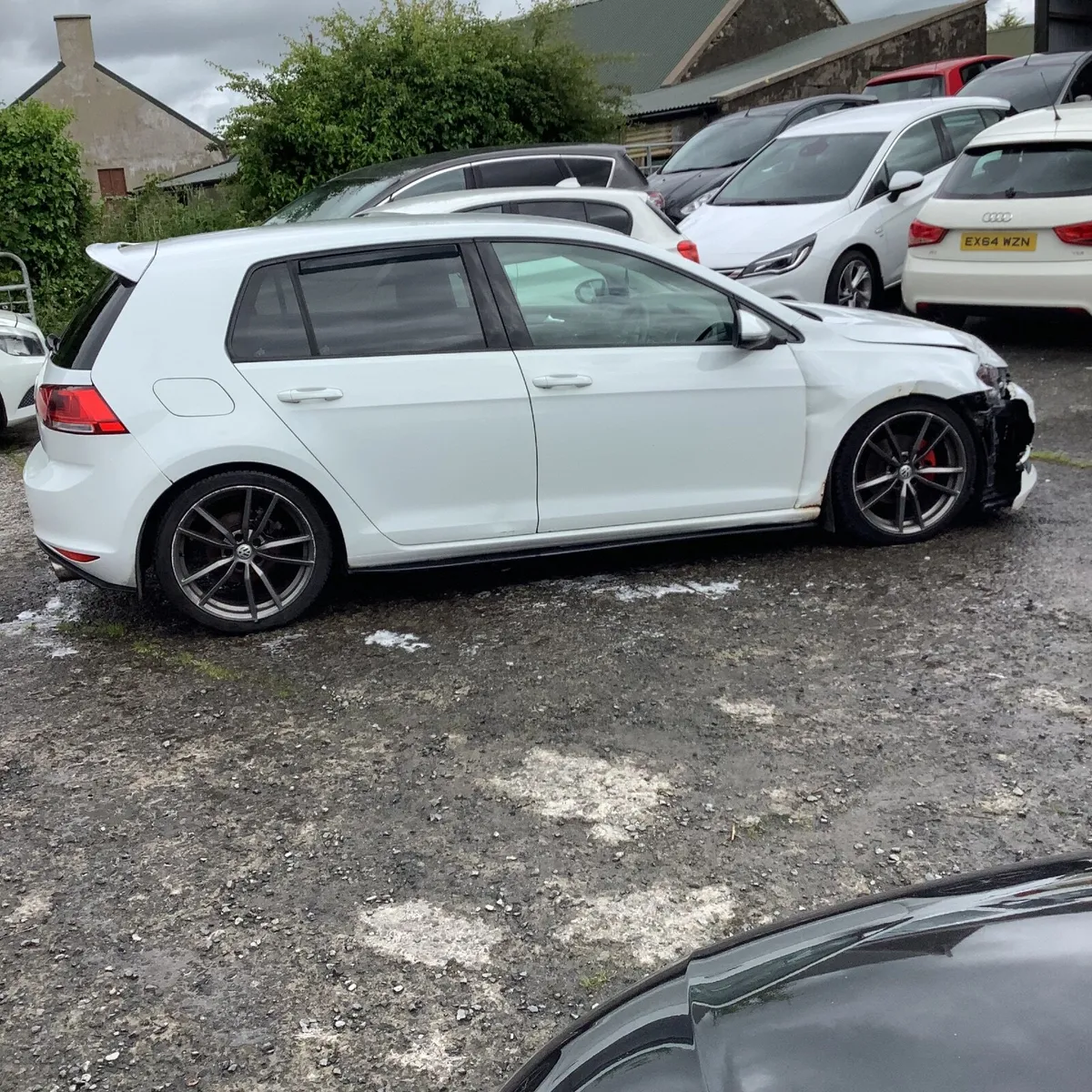 Volkswagen Golf 1.6 tdi  june 2013 5 door damaged - Image 3